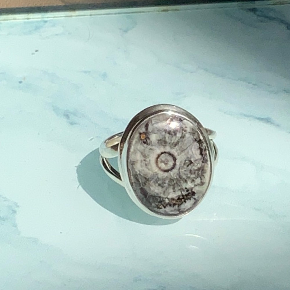 HORN CORAL BLACK 925 STERLING SILVER RING, SIZE 6.5
